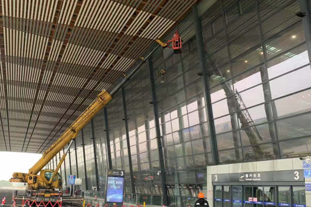 佛山玻璃幕墙维护和保养